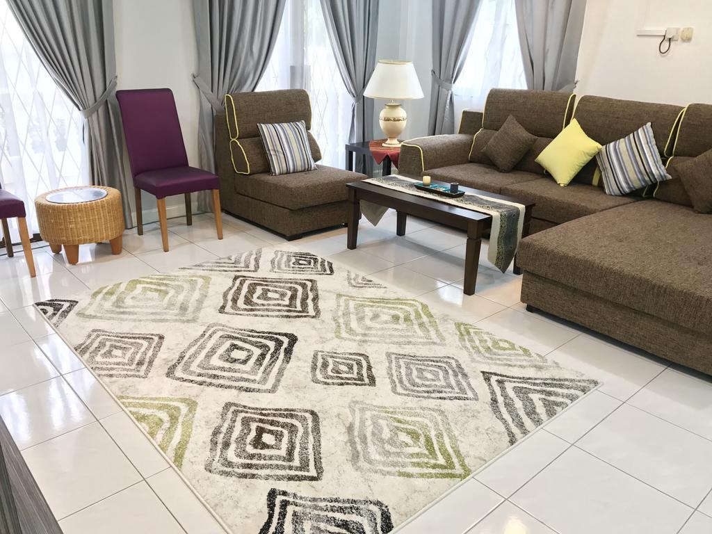Taman Mawar Hotel Бандар Сери Бегаван Екстериор снимка