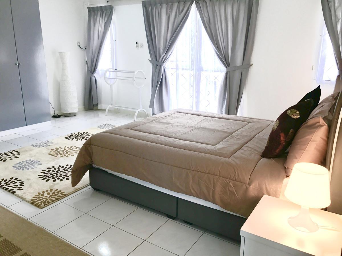 Taman Mawar Hotel Бандар Сери Бегаван Екстериор снимка